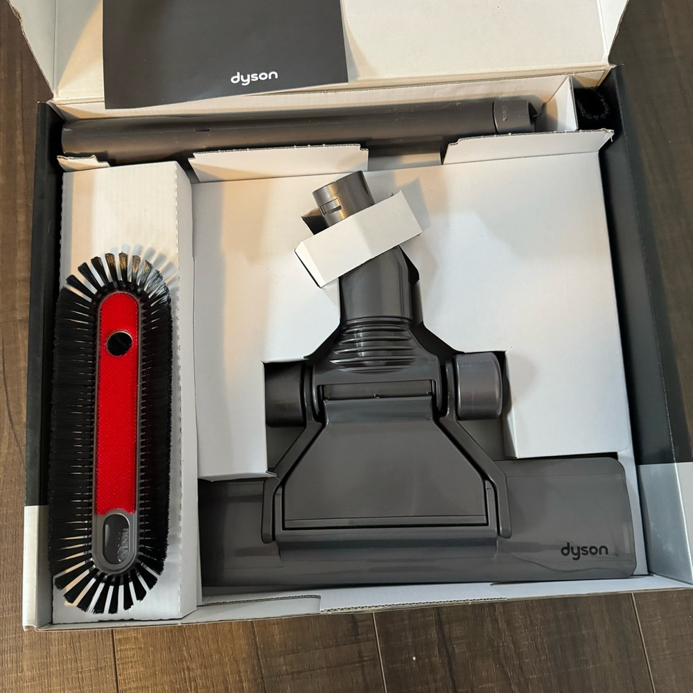 Dyson Total Clean Kit - Picture 3 of 5